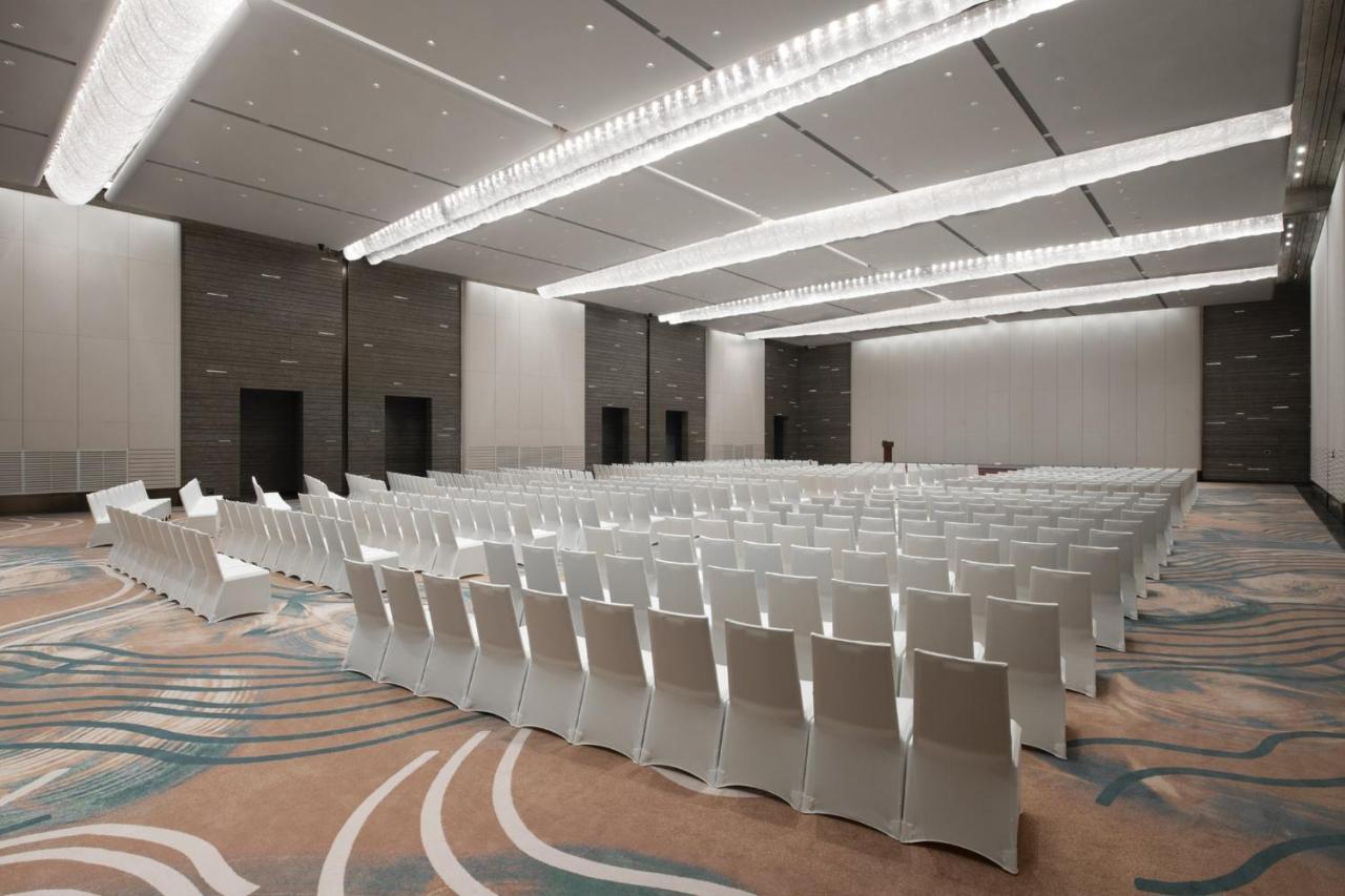 Crowne Plaza Wuhan Optics Valley By Ihg Exterior photo