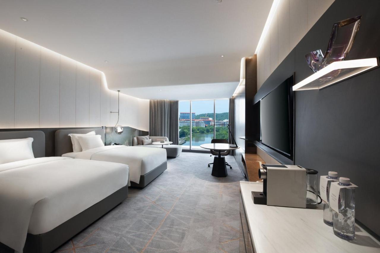 Crowne Plaza Wuhan Optics Valley By Ihg Exterior photo