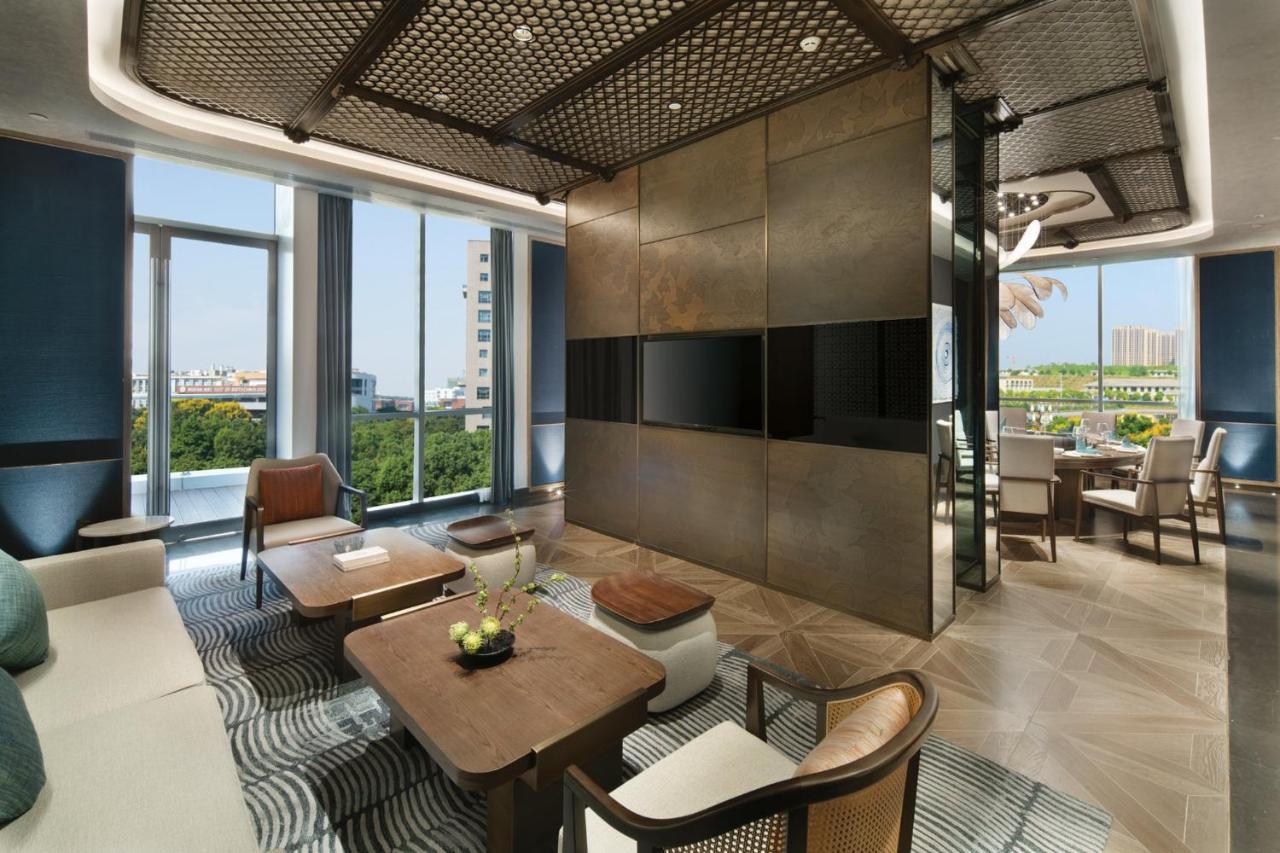 Crowne Plaza Wuhan Optics Valley By Ihg Exterior photo